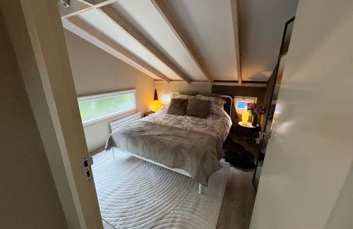 Loon Boat Rental | Authentieke Magische Woonark