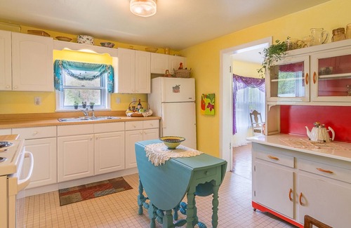 Roan Mountain Cottage | Autumn & Fall Colors at Cloudland Cottage in Beautiful Roan Mountain!