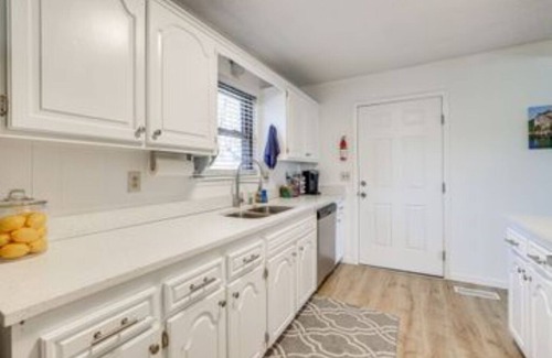 Bella Vista House | AUTUMN SPECIAL! Cozy 2 Bedroom Getaway in Bella Vista right on Back 40 Trails!