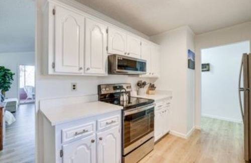 Bella Vista House | AUTUMN SPECIAL! Cozy 2 Bedroom Getaway in Bella Vista right on Back 40 Trails!