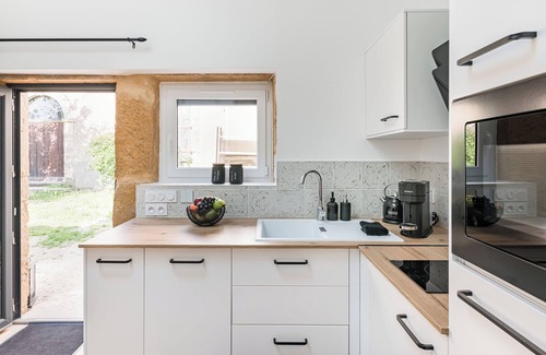 Pierre-Benite Apartment | Aux Pierres Dorées - 12mn Lyon