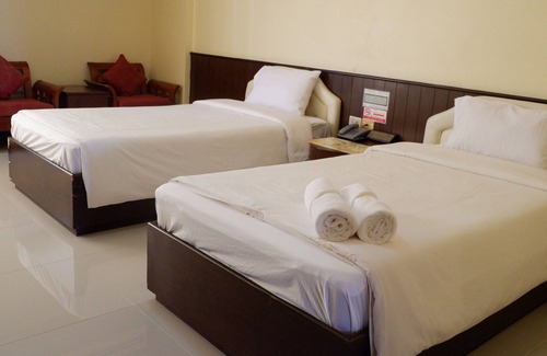 Lang Suan Hotel | Auychai Grand Hotel