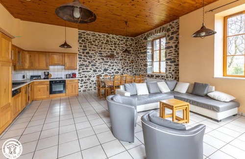 Saint-Alyre-es-Montagne House | Auzolles - Saint-alyre-es-montagne