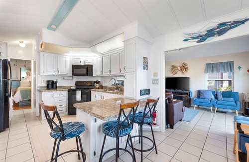 Port Isabel Cottage | Avail for Spring! Mermaid Manor- Cozy Waterfront Getaway