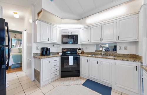 Port Isabel Cottage | Avail for Spring! Mermaid Manor- Cozy Waterfront Getaway