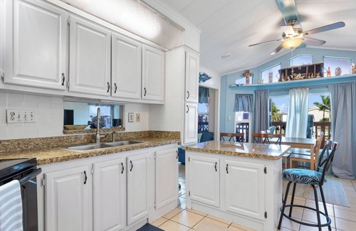 Port Isabel Cottage | Avail for Spring! Mermaid Manor- Cozy Waterfront Getaway