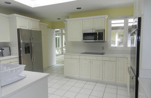 Oceanside House | Available for stay in Jan to mid March 2025. Monthly at a reduced rate.