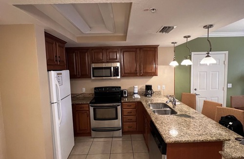 Florida Central Atlantic Coast Apartment | Available on request. Weekly stay from Friday to Friday. Sat-Sat & Sun-Sun.