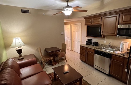 Florida Central Atlantic Coast Apartment | Available on request. Weekly stay from Friday to Friday. Sat-Sat & Sun-Sun.