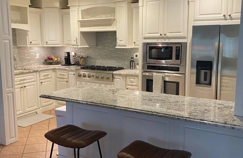 Tyler House | Avian Excellence 5 min to hospitals, downtown restaurants, High Speed Internet