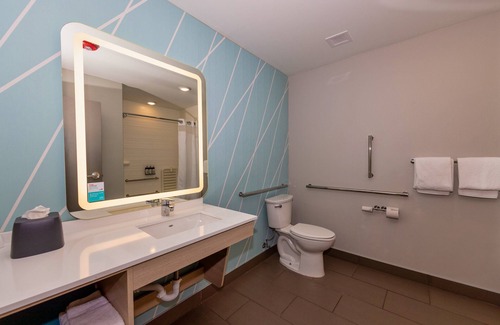 Dupont Hotel | avid hotel Denver Airport Area by IHG