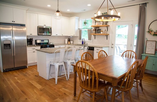 Oakley House | AVL Home Convenient to Mtns & City Family Friendly with Hot Tub