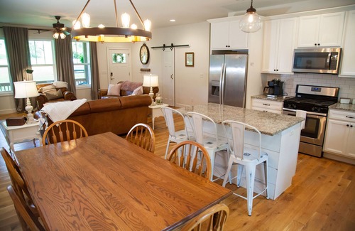 Oakley House | AVL Home Convenient to Mtns & City Family Friendly with Hot Tub