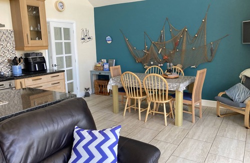 Newport Cottage | AWEL DEG, NEWPORT, pet friendly in Newport, Pembrokeshire