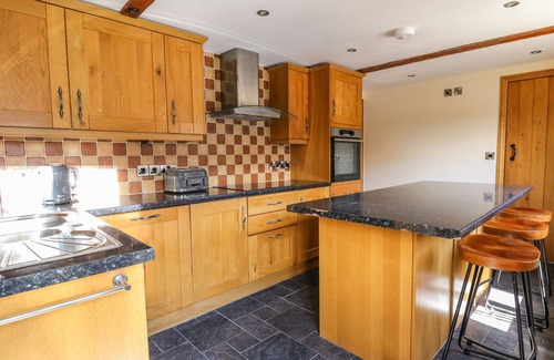 Llanfair Caereinion Cottage | AWELFAN, pet friendly, character holiday cottage in Bettws Cedewain