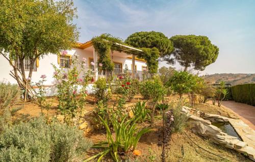 Villanueva del Rio y Minas House | Awesome Home In Villanueva Del Rio Y M