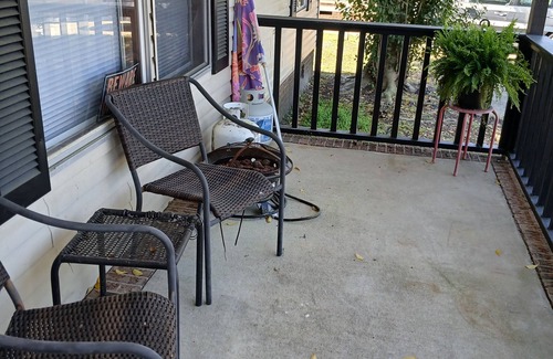 South View House | Awesome 3-bedroom 2 bath modular home with AC, WiFi in charming Fayetteville