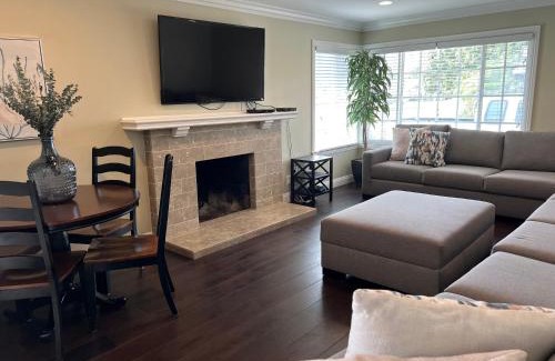 Hermosa Village House | Awesome 4 Bedroom, 3 1/2 Bath Home 1/2 Mile Walk To Disney