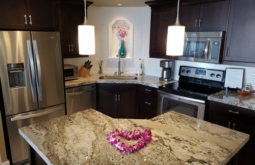 Historic Kailua Village Condo | *AWESOME 7TH FLOOR PENTHOUSE CONDO - OCEAN, SUNRISE & SUNSET VIEWS*