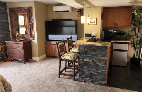 Historic Kailua Village Condo | *AWESOME 7TH FLOOR PENTHOUSE CONDO - OCEAN, SUNRISE & SUNSET VIEWS*