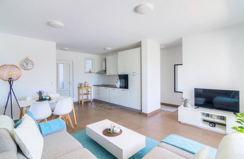 Novi Vinodolski Apartment | Awesome apartment in Smokvica Krmpotska