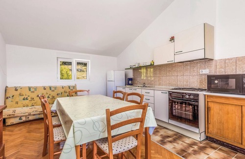 Supetarska Draga Apartment | Awesome apartment in Supetarska Draga