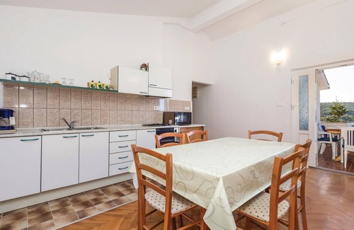 Supetarska Draga Apartment | Awesome apartment in Supetarska Draga