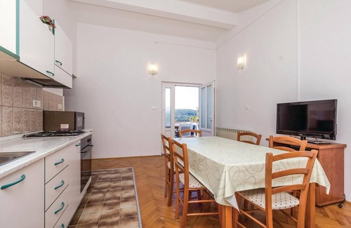 Supetarska Draga Apartment | Awesome apartment in Supetarska Draga