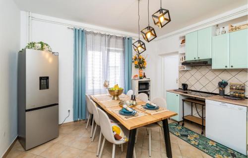 Zvekovica Apartment | Awesome Apartment In Cavtat With Wifi