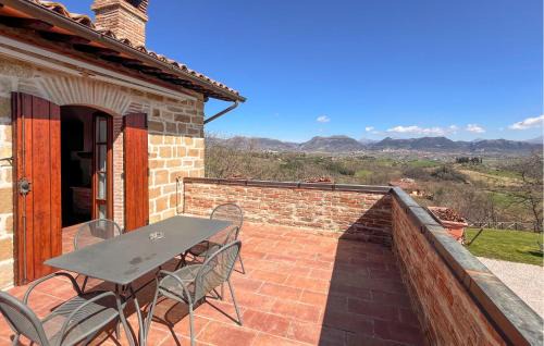 Monteluiano Apartment | Awesome Apartment In Gubbio With Wifi