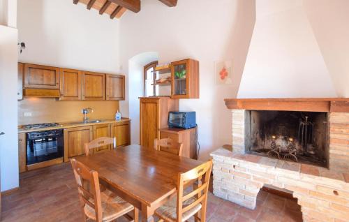 Monteluiano Apartment | Awesome Apartment In Gubbio With Wifi