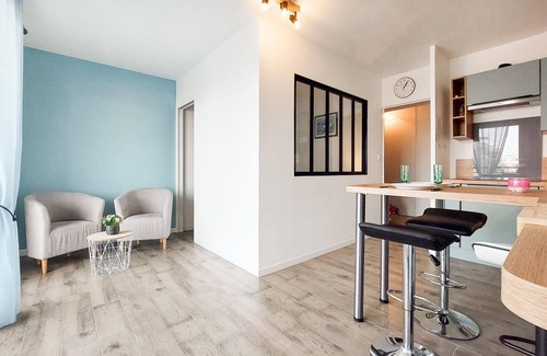 Royan Apartment | Awesome apartment in Royan with kitchen