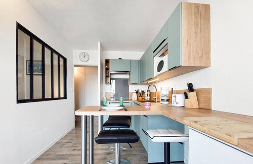 Royan Apartment | Awesome apartment in Royan with kitchen