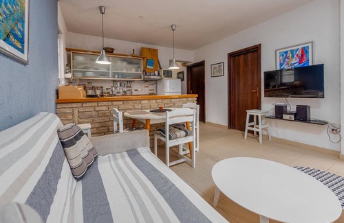 Zdrelac Apartment | Awesome apartment in Zdrelac with sauna