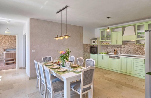 Moscenicka Draga House | Awesome home in Moscenicka Draga