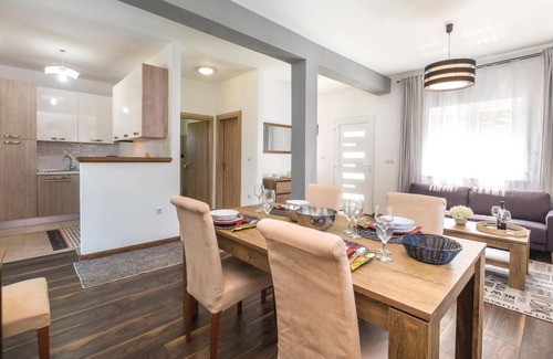 Glina House | Awesome home in Pokupska Slatina