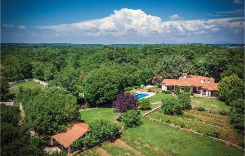 Belavici House | Awesome Home In Belavici With Sauna