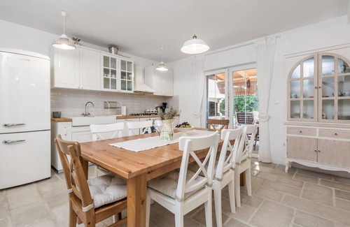 Ribarica House | Awesome home in Cesarica with sauna