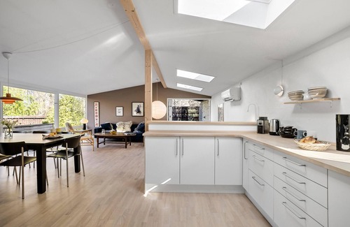 Dronningmolle House | Awesome home in Dronningmølle with WiFi