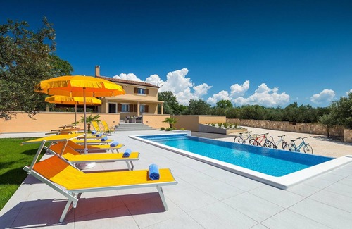 Fazana House | Awesome home in Fazana