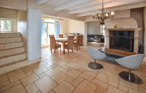 Goult House | Awesome Home In Goult With Wifi
