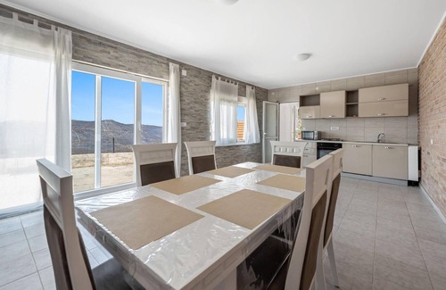 Grebastica House | Awesome home in Grebastica with WiFi