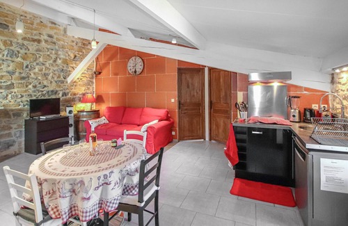 Grospierres House | Awesome home in Grospierres with sauna