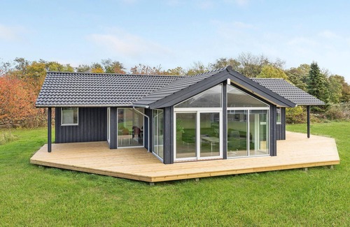 Vang House | Awesome home in Hasle with WiFi
