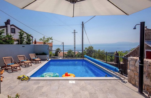 Hreljin House | Awesome home in Hreljin with sauna