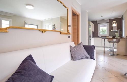 Cisano sul Neva House | Awesome home in Cisano sul Neva