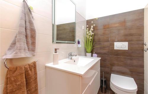 Kostrena House | Awesome Home In Kostrena With Wifi