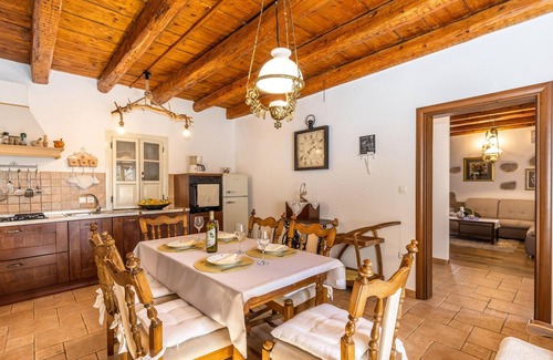 Cizici House | Awesome home in Malinska with WiFi