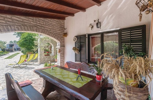 Manjadvorci House | Awesome home in Manjadvorci