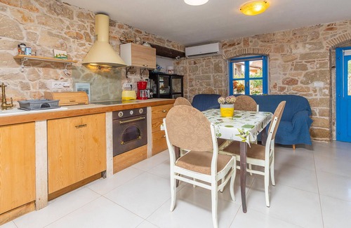 Filipini House | Awesome home in Mihelici with WiFi